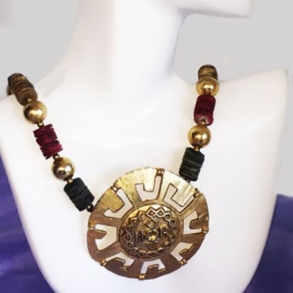 MUSEUM REPRO AZTEC GOLD SUN AND HESHI NECKLACE-NEW - Picture 4 of 7